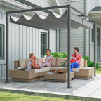 Pergola grise sur terrasse, famille sous l'ombrage